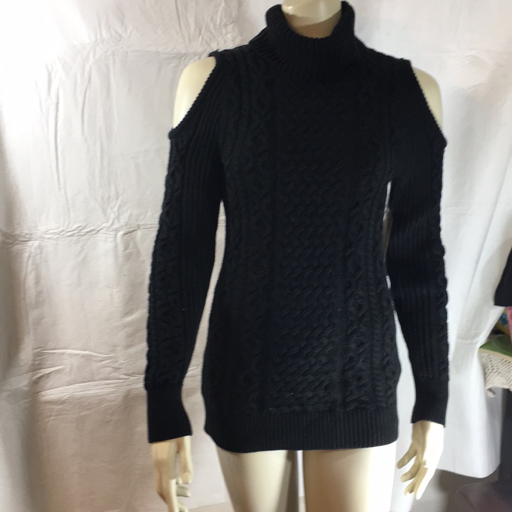 Ruff Hewn Turtleneck Long Sleeve Sweater in Small
NWT

Z